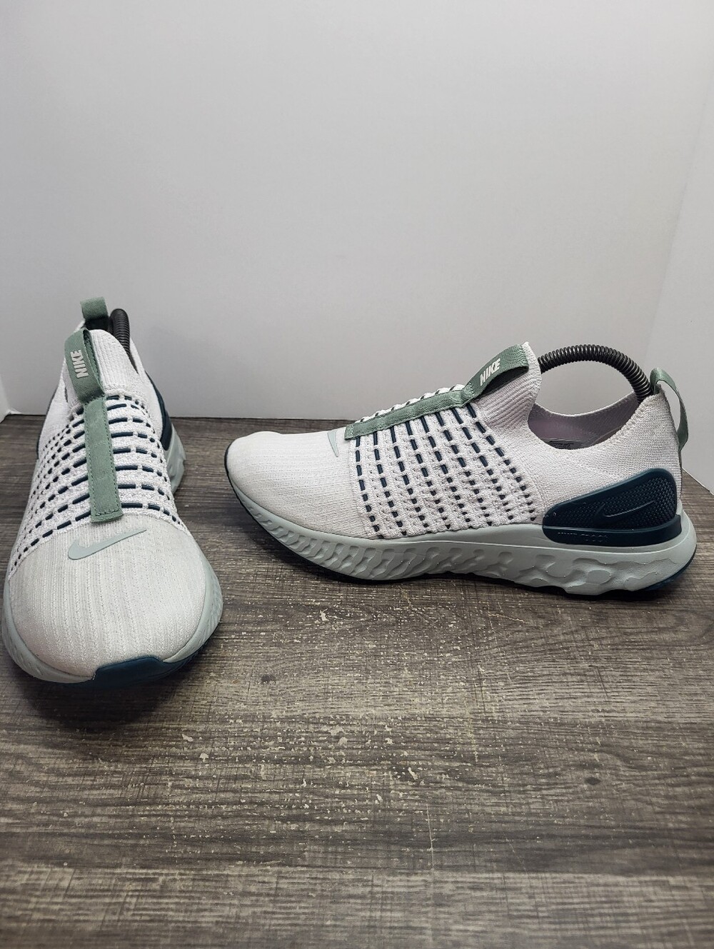 Nike React Phantom Run Flyknit 2 Platinum Tint Teal Green Womens Size 10 Shoes